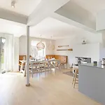 Holiday home Fiftyfour *