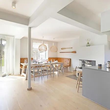 Holiday home Fiftyfour *
